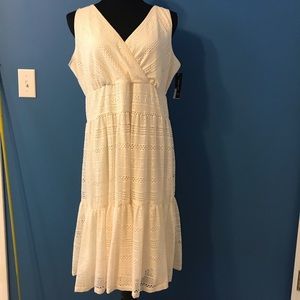 Cream 0X sleeveless lace lined dress